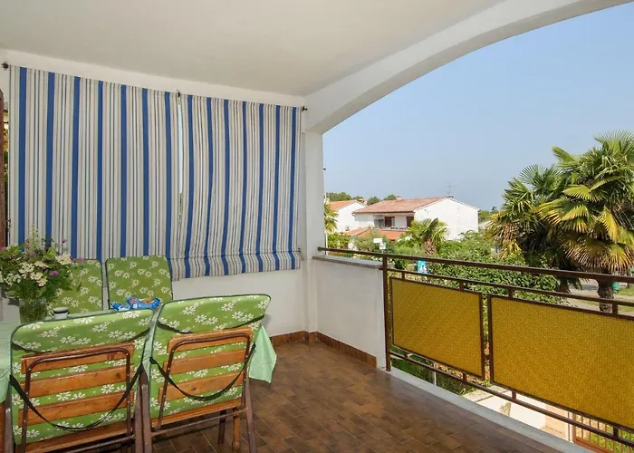 Nives Apartament *